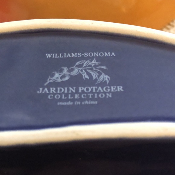 Williams Sonoma 4 piece set of bowls - Picture 7 of 7